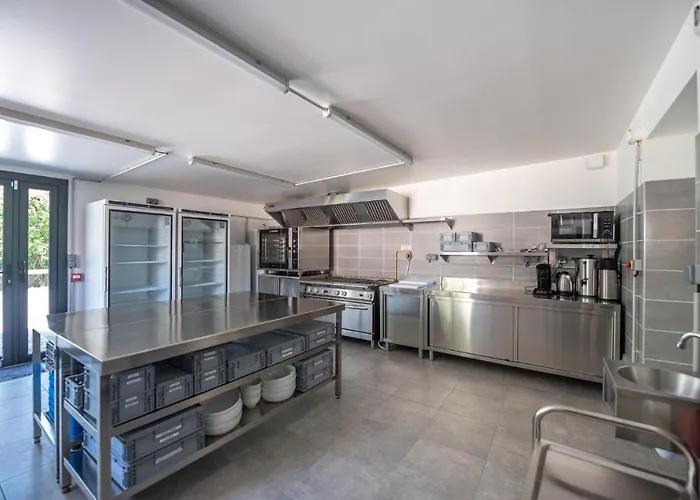 De La Gandonniere - Au Pied Du Circuit Des 24hr, Pour 10 A 31 Personnes *