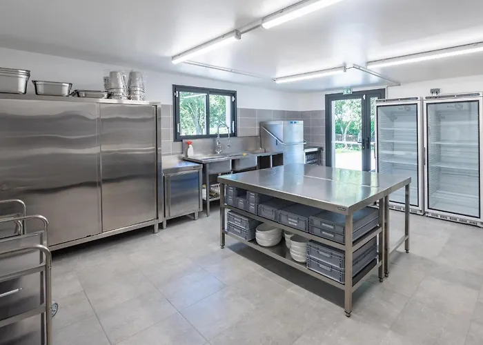 펜션 De La Gandonniere - Au Pied Du Circuit Des 24hr, Pour 10 A 31 Personnes *