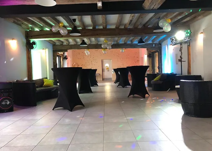 펜션 De La Gandonniere - Au Pied Du Circuit Des 24hr, Pour 10 A 31 Personnes Teloché