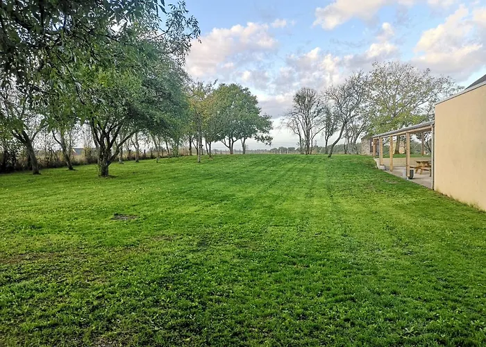 De La Gandonniere - Au Pied Du Circuit Des 24hr, Pour 10 A 31 Personnes 펜션